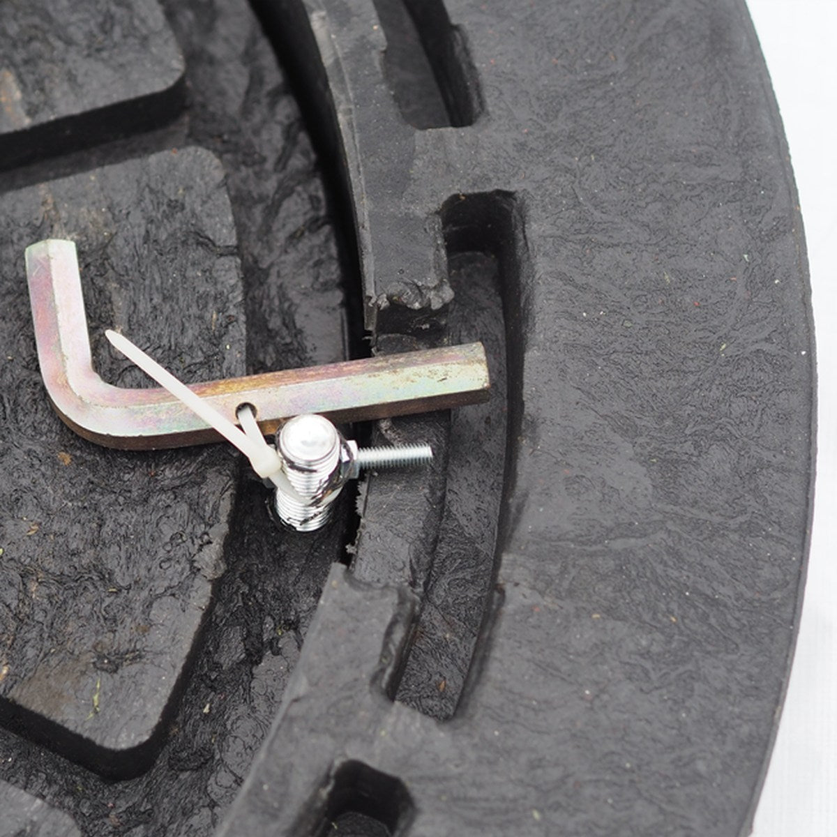 Manhole cover 83cm round manhole cover loadable up to 12t