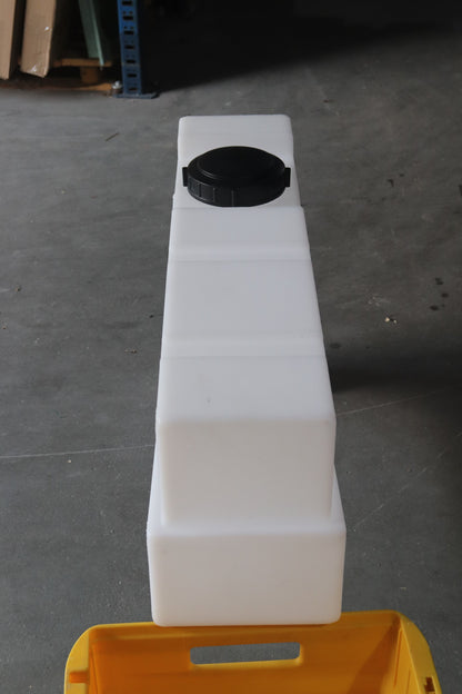 Radkastentank 70L Flachtank mit Anschlüssen Trinkwassertank - Prototyp